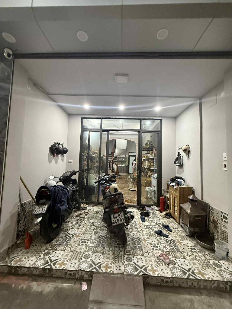 Bán nhà trung tâm Hai Bà Trưng 40m ra phố lô góc 46m2 10.5 t.ỷ - Ảnh chính
